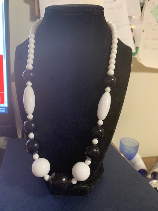Jewelry - Classic Black and White Beaded Necklace - Unbranded